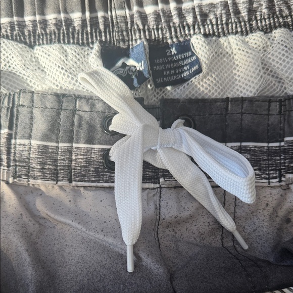 🆕 Kanu Surf Charcoal and White Board Shorts - Picture 3 of 5